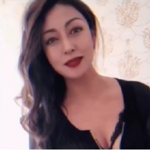 私拍自摸高跟丝袜，319P8V509MB百度盘转载搬运