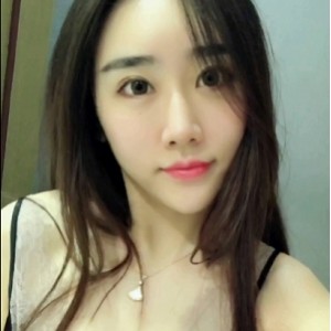 根据分割线中的内容，为商品取1.百度云：优质云存储服务2.乖乖女宝児：可爱女孩的专属宝物3.宅女轩轩：满足宅女心的时尚居家选择4.睿宝：智能科技的最佳伴侣5.大