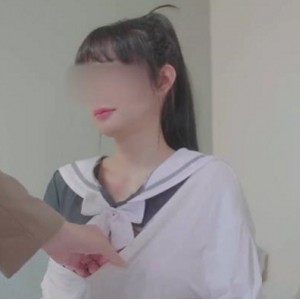 纯情女高中生Demi爹咪自拍作品，群禽兽留言轰动，支持梦想