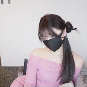 娜娜nana最新作《钱债R偿》超火资源，视频大小1V3.2G，爆弄鲍鲍巨嫩，桌下较量黑丝美腿湿了