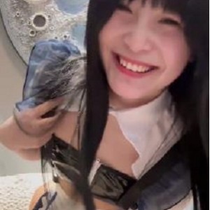 人气网红抖音命苦主播洛宝最新合集51V3.2G，真实自拍故事