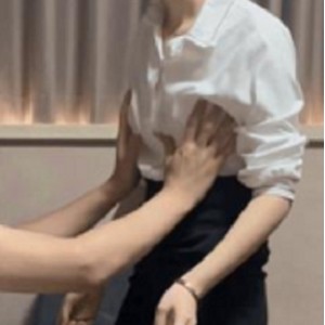 推特翘臀娇妻9月新作单部500MB极致沉浸