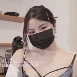 惊现油亮黑丝女神，身穿红底高跟极致诱惑[1V+1.08GB]