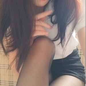 三人游桃桃子黑丝教师2V/198MB丰满白皙让人大呼过瘾